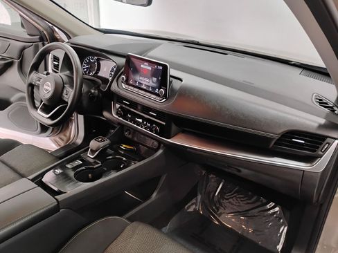 Used 2024 Nissan Rogue SV FWD image 60