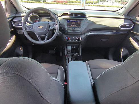 Used 2023 Chevrolet TrailBlazer LT FWD image 19