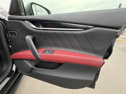 Used 2021 Maserati Ghibli S RWD image 16