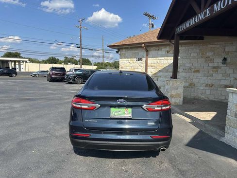 Used 2020 Ford Fusion SEL image 3