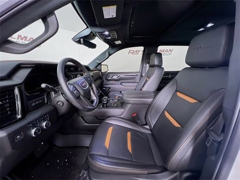 Used 2025 GMC Sierra 1500 AT4 w/ AT4 Premium Package image 10