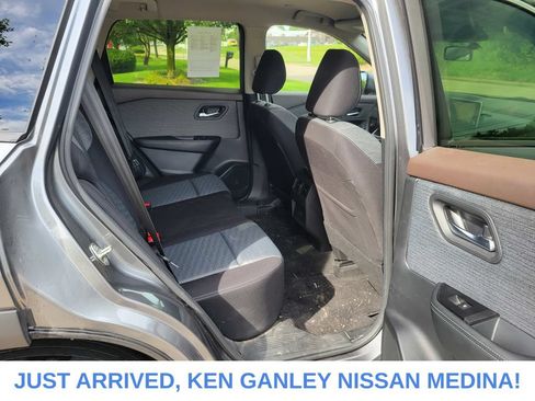Certified 2023 Nissan Rogue SV AWD/4WD image 18