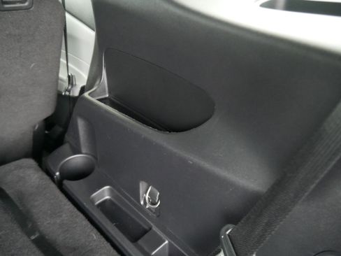 Used 2022 Ford Explorer XLT w/ Equipment Group 202A image 19