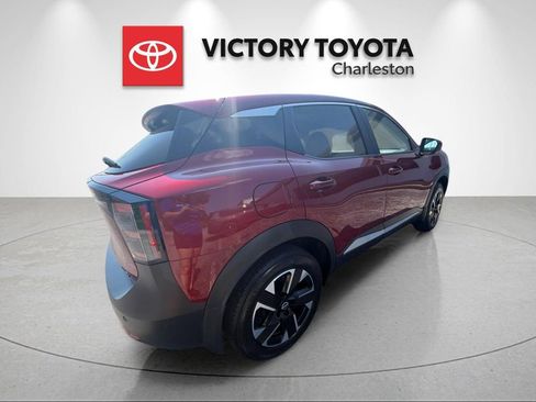 Used 2025 Nissan Kicks SV AWD/4WD image 7