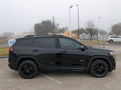 Used 2023 GMC Terrain AT4 image 2