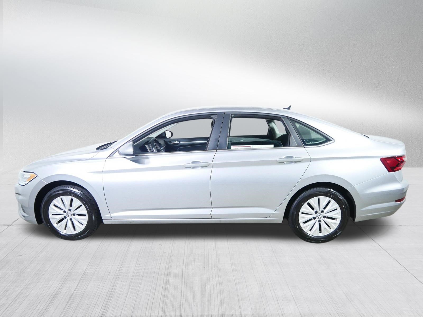 Used 2020 Volkswagen Jetta SE FWD image 4