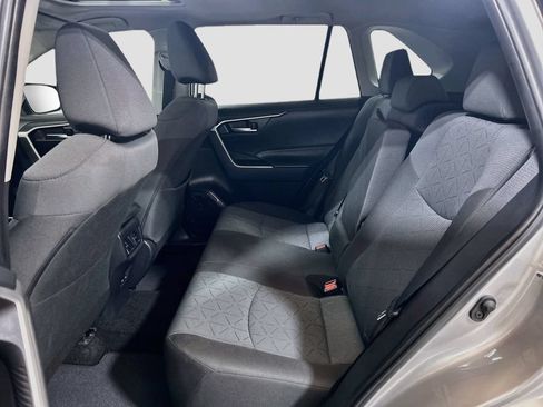 Used 2025 Toyota RAV4 XLE FWD image 21