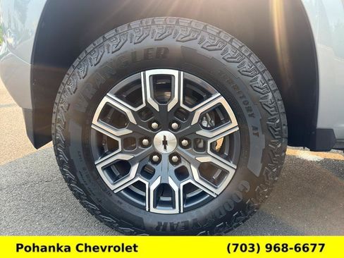 Used 2025 Chevrolet Colorado Z71 w/ Z71 Convenience Package 2 AWD/4WD image 30