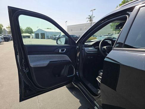 Used 2024 Jeep Compass Latitude AWD/4WD image 21