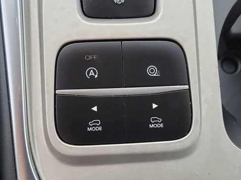 Used 2021 Ford Explorer XLT w/ Equipment Group 202A RWD image 26