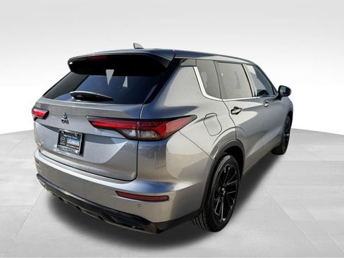 Used 2022 Mitsubishi Outlander SE FWD image 5