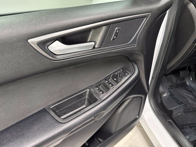 Used 2018 Ford Edge SE FWD image 9