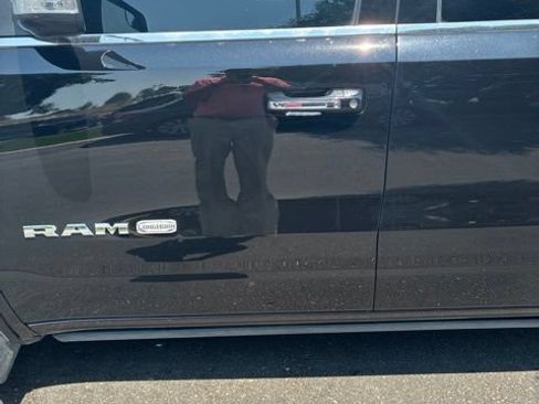 Used 2019 RAM 1500 Limited AWD/4WD image 3