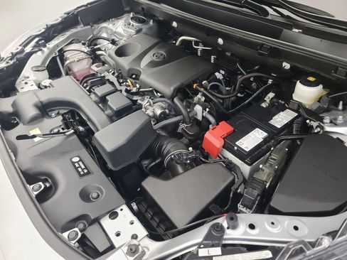Used 2025 Toyota RAV4 XLE image 39