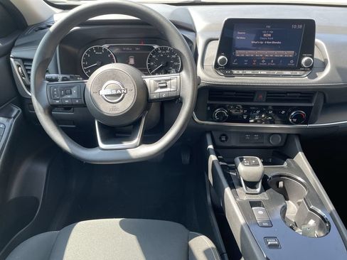 Used 2024 Nissan Rogue S FWD image 15