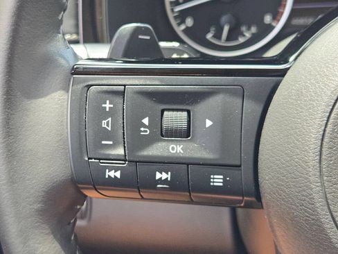 Used 2024 Nissan Pathfinder SL AWD/4WD image 33