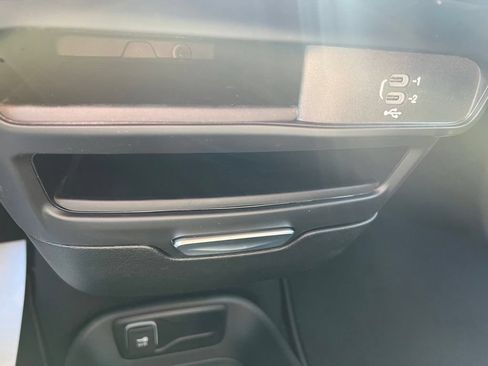 New 2027 Chrysler Pacifica Select FWD image 34