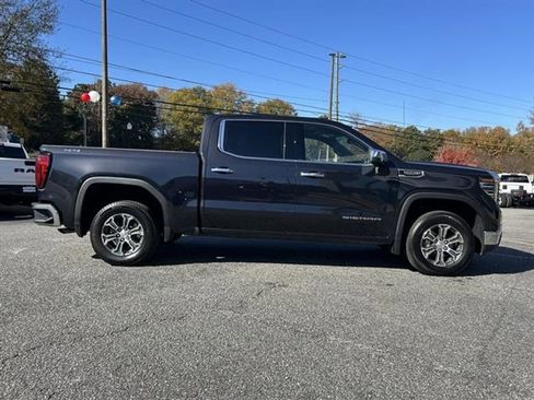 Used 2025 GMC Sierra 1500 SLT image 5