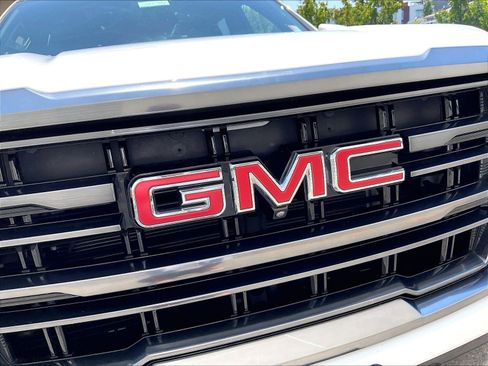 Used 2021 GMC Yukon AT4 w/ Rear Media and Nav Package AWD/4WD image 30