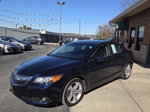 Used 2014 Acura ILX w/ Technology Package image 3