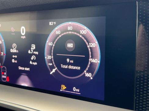 New 2026 Volkswagen Tiguan SE R-Line FWD image 20