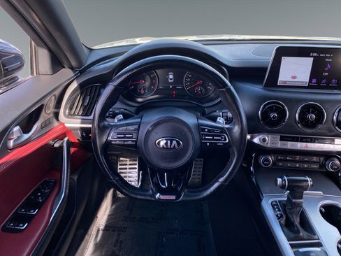 Used 2020 Kia Stinger GT1 image 12