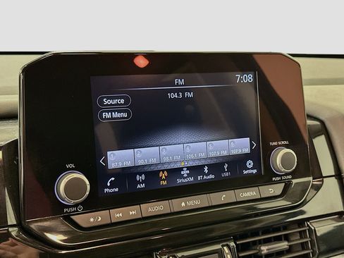 Used 2023 Nissan Pathfinder SV image 21