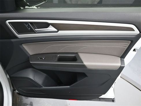 Used 2022 Volkswagen Atlas SE image 37