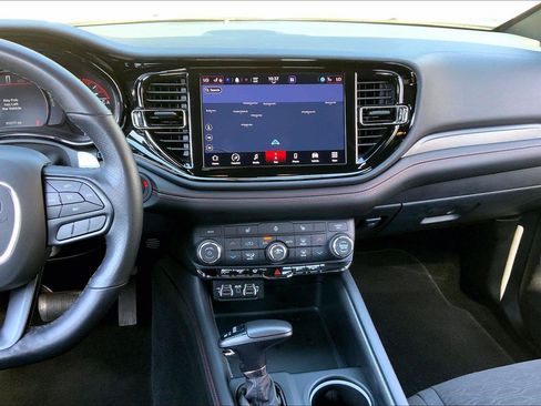 Used 2025 Dodge Durango GT AWD/4WD image 6