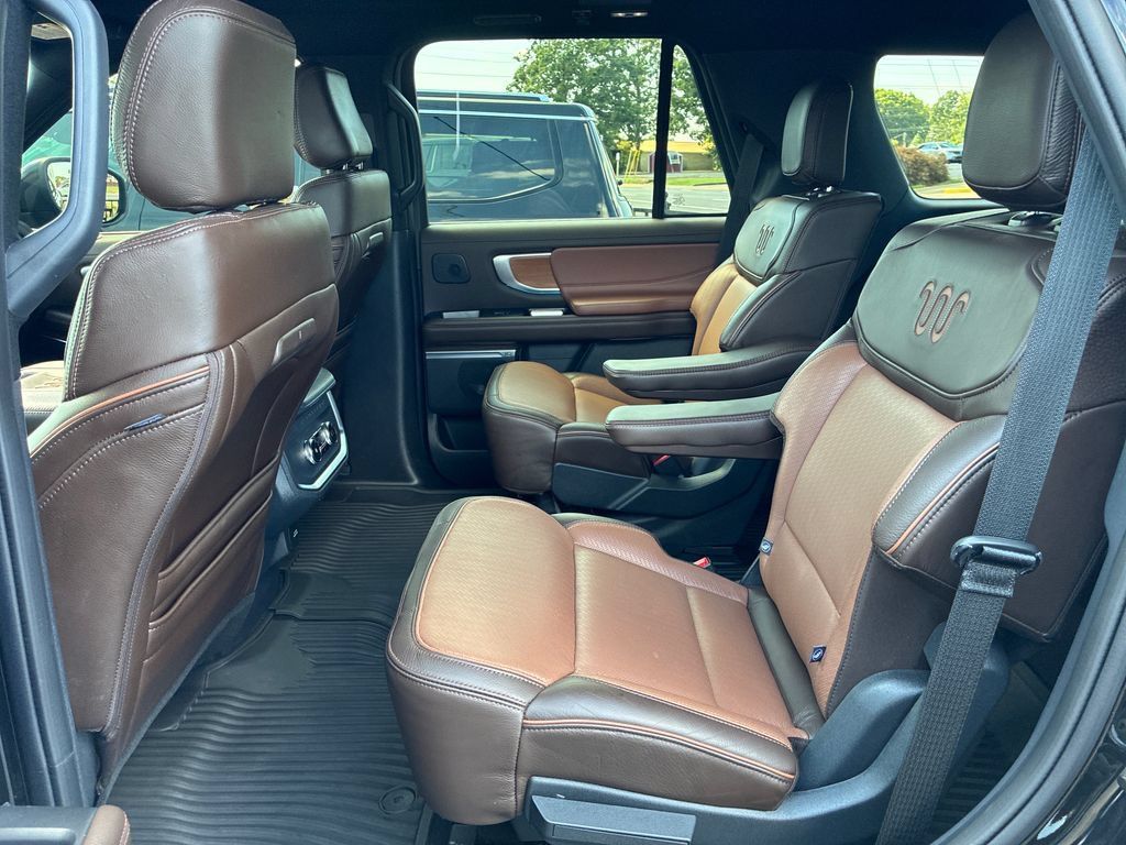 Used 2025 Ford Expedition King Ranch AWD/4WD image 17