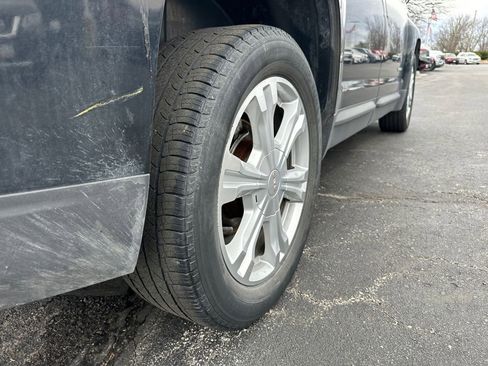 Used 2017 GMC Terrain SLE w/ Technology Package image 6