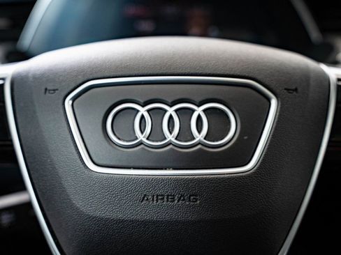 Used 2021 Audi e-tron Premium w/ Convenience Plus Package image 25