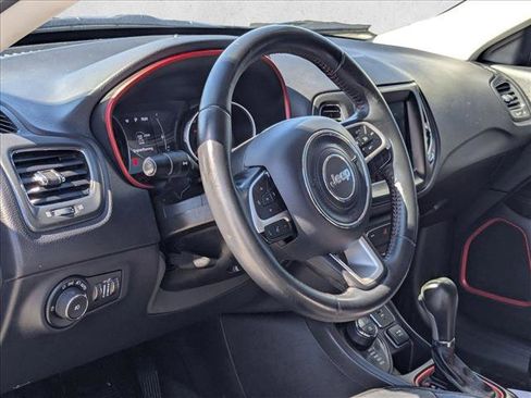 Used 2018 Jeep Compass Trailhawk image 8