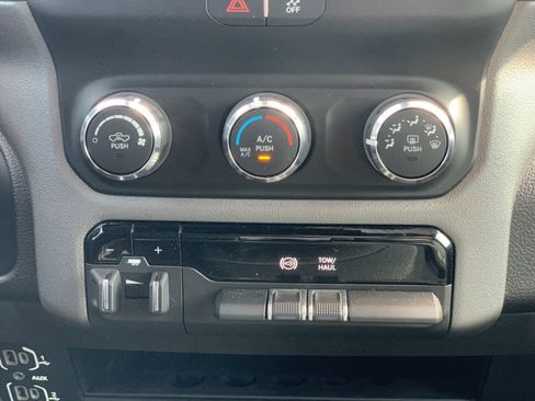 Used 2024 RAM 3500 Big Horn image 21