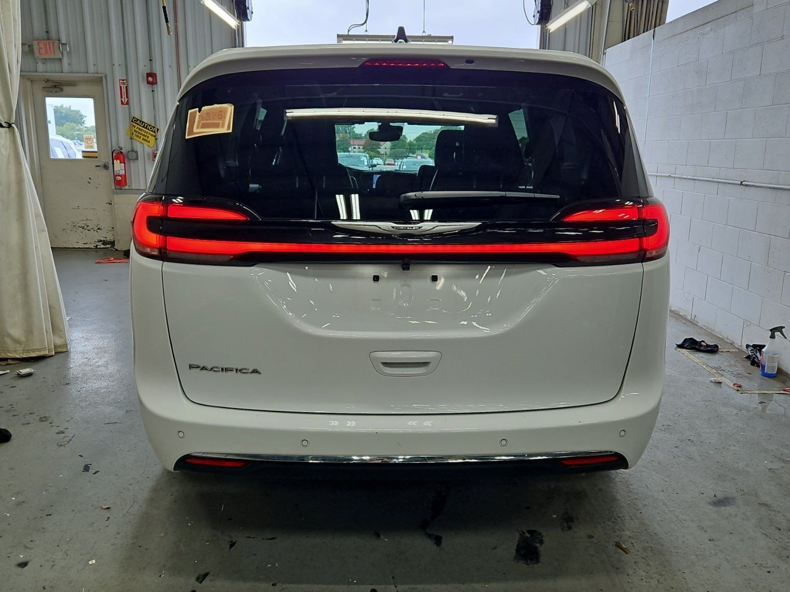 Used 2026 Chrysler Pacifica Select FWD image 5