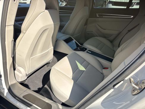 Used 2023 Porsche Panamera 4 Platinum Edition image 13