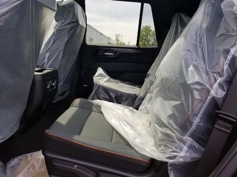 New 2026 GMC Yukon AT4 w/ AT4 Premium Plus Package AWD/4WD image 14