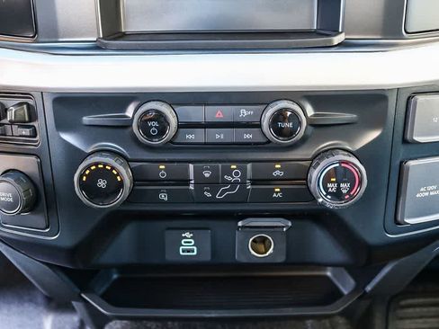 New 2026 Ford F250 XL w/ XL Chrome Package RWD image 23
