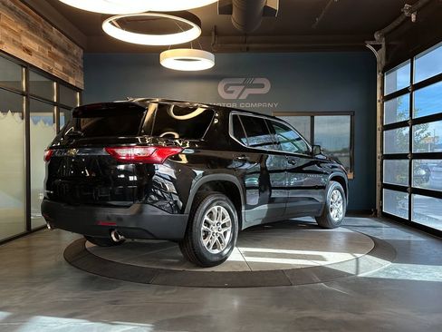Used 2020 Chevrolet Traverse LS AWD/4WD image 3