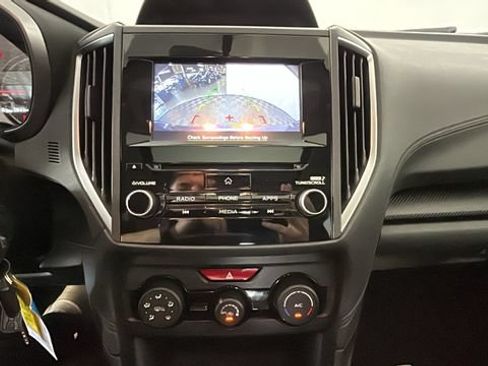 Used 2019 Subaru Crosstrek 2.0i Premium w/ Moonroof Package AWD/4WD image 23
