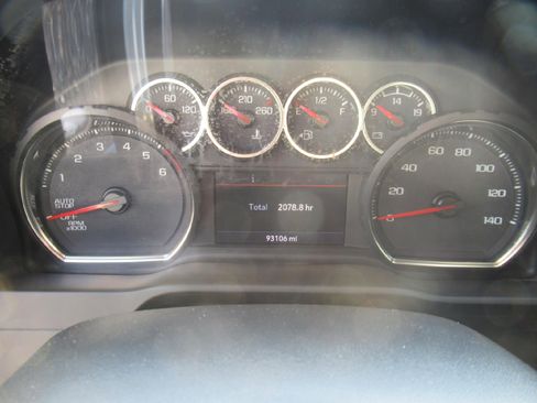 Used 2021 Chevrolet Silverado 1500 LT AWD/4WD image 9