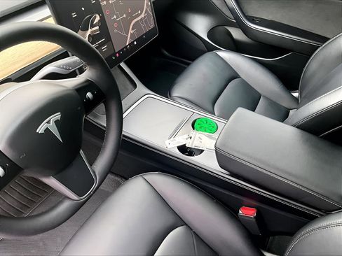 Used 2021 Tesla Model 3 Long Range image 19