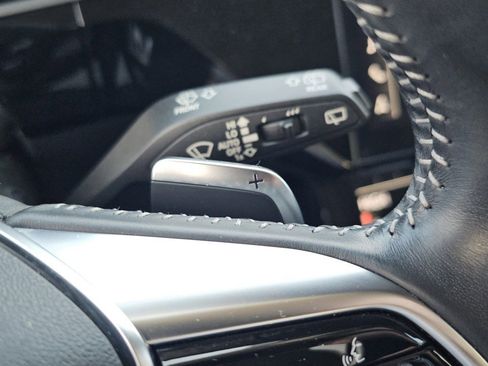 Used 2021 Audi e-tron Premium w/ Convenience Plus Package image 15