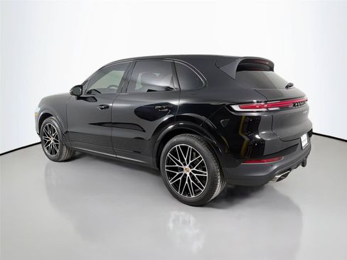 Used 2026 Porsche Cayenne AWD/4WD image 5