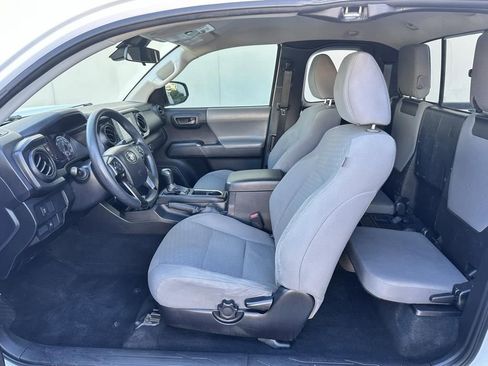 Used 2021 Toyota Tacoma SR w/ SR Convenience Package image 9