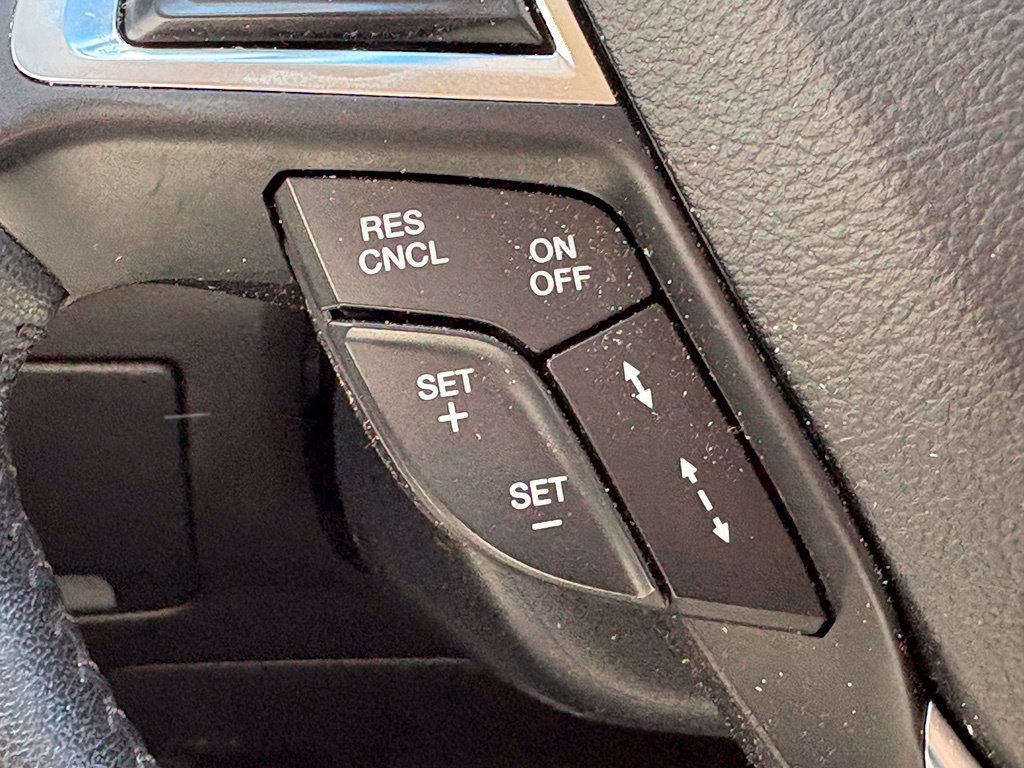 Used 2018 Ford Edge Titanium w/ Ford Safe & Smart Package FWD image 17