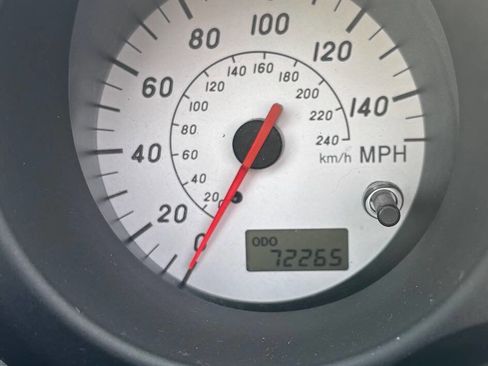 Used 2000 Toyota MR2 image 19