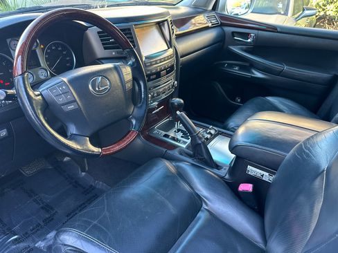 Used 2011 Lexus LX 570 4WD image 4