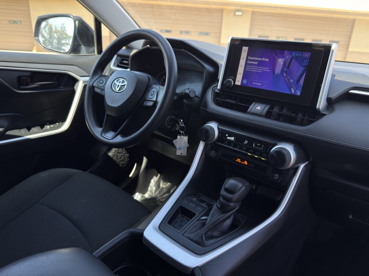 Used 2024 Toyota RAV4 LE FWD image 17