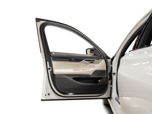 Used 2022 BMW 750i xDrive w/ M Sport Package image 54